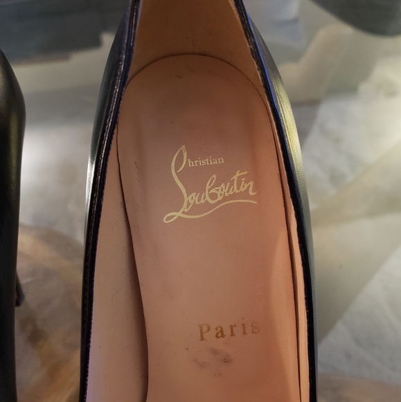 Christian Louboutin round toe pumps - Picture 3 of 4